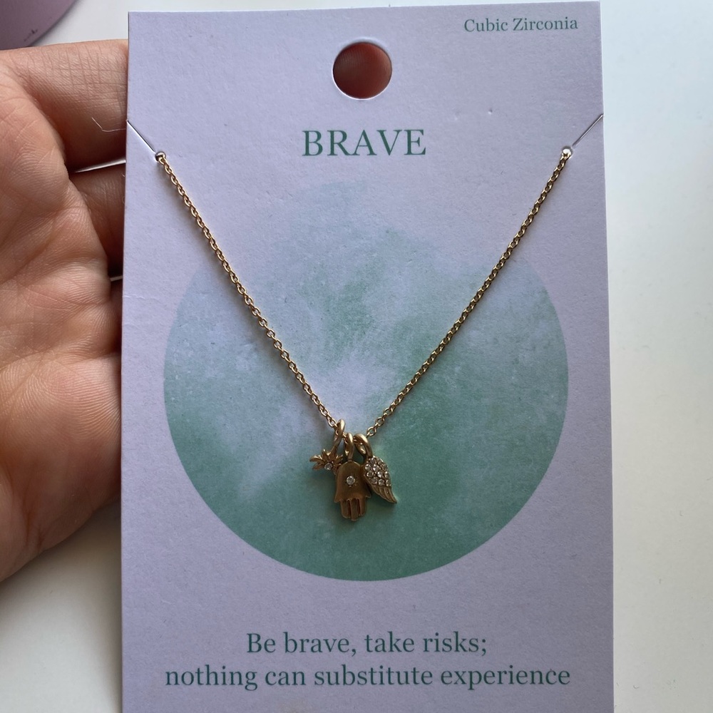 Brave Gold played necklace